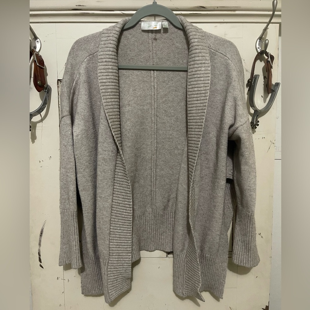 Cozy Gray Women's Cardigan Great Condition